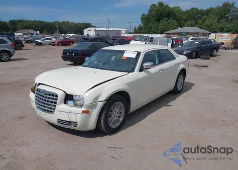 2010 Chrysler 300 Touring из США, поврежденный, VIN 2C3CA4CD8AH135485